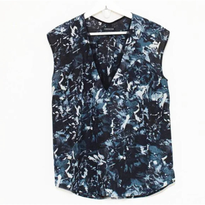 EUC Trouve Nordstrom Cap Sleeve‎ Blue Black Patterned Short Sleeve Blouse